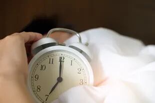 La doctora Rebecca Robbins indicó que basta con un solo cambio de una hora de sueño para que la diferencia sea significativa
