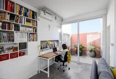 Después de vivir afuera, una arquitecta convirtió un PH antiguo de Bahía Blanca en su casa-estudio