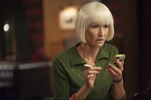 Laura Dern como la misteriosa Diane Evans, secretaria del agente Dale Cooper, en Twin Peaks: el regreso