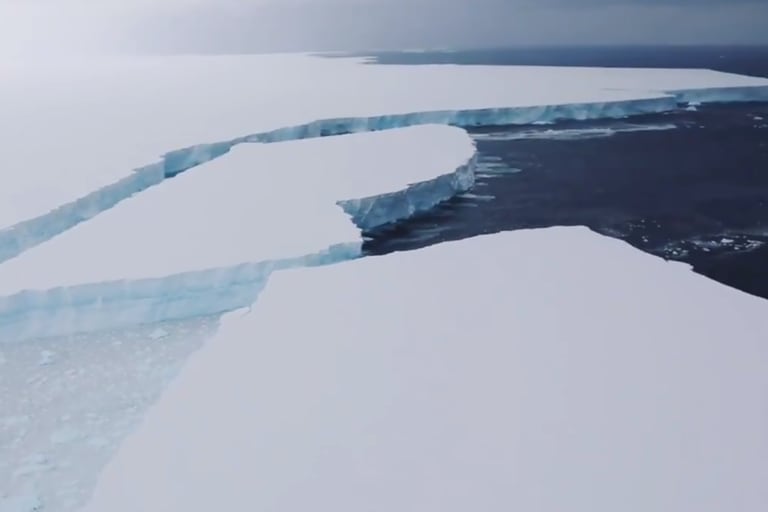 El iceberg A68a mide 4200 kilómetros cuadrados
