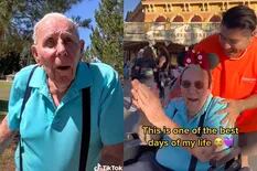 Un hombre de 100 años conoció Disney por primera vez e hizo emocionar a todos, incluso a Michael Bublé