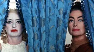 Una escena de ¿Qué fue de Baby Jane?, la película que en 1962 la unió a su eterna rival, Bette Davis