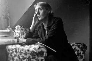 La escritora inglesa Virginia Woolf nació en 1882, hace 140 años, en Londres