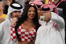 La influencer croata que es sensación en las tribunas de Qatar
