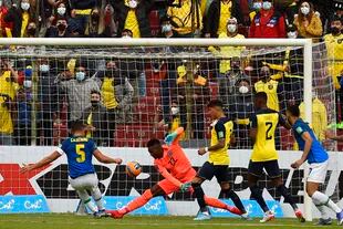El 1-0 de Brasil, marcado por Casemiro, cuando recién empezaba el partido, en Quito