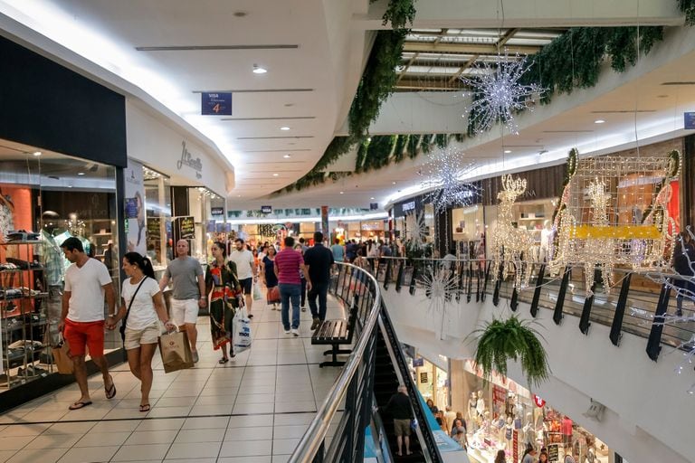 En el estacionamiento del Punta Shopping es posible acceder a un PCR con resultados en el día