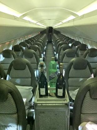 El champagne era habitual a bordo del Concorde. Crédito: Pinterest
