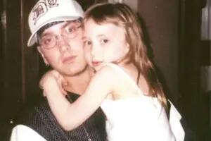 La hija de Eminem publicó un video y sorprendió por el increíble parecido con su padre