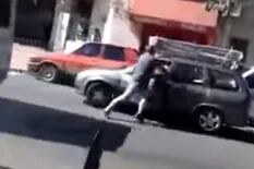 Furia en Villa Urquiza: la brutal pelea entre un taxista y otro conductor