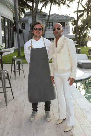 El chef argentino Agustín Mallmann y el PR Gaby Álvarez, que se ocupó de organizar la fiesta.