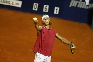 Febrero de 2005, Nadal en el ATP de Buenos Aires: 18 años y 48º del ranking, pierde ante Gastón Gaudio en cuartos de final.