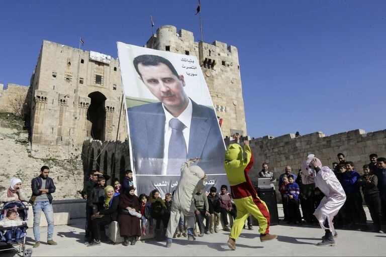 Un poster gigante de Al-Assad en Aleppo