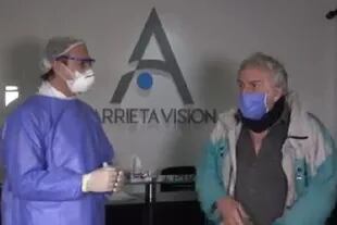 El doctor José Arrieta lo acompañó durante el proceso de su operación