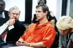 Los familiares de las víctimas de Jeffrey Dahmer explotaron contra Netflix