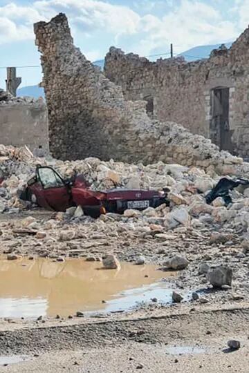 Fuerte terremoto en el Egeo: cuatro muertos Turquía y “mini tsunami” en una isla griega
