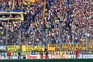 En el partido entre Boca Juniors y Lanús, disputado el 8 de abril de 1996, se mostraron carteles con pedidos de los amotinados de las cárceles del país