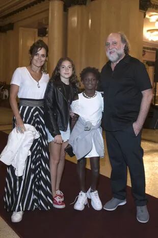 Junto a Andrea Pietra, su sobrina Simona y su hija Ani