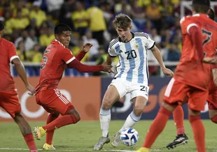 Nicolás Paz, en el Sudamericano Sub 20 en el último partido ante Perú