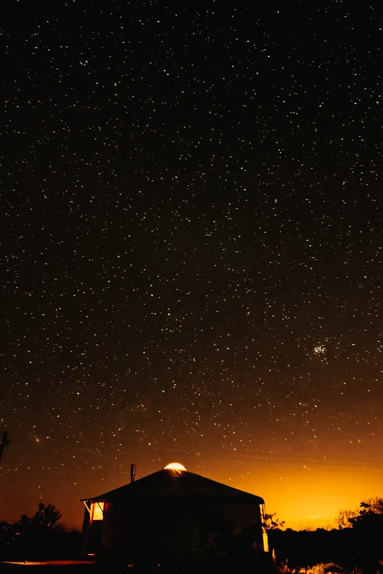 Yamay por las noches ofrece un sorprendente cielo estrellado con un mapa elaborado por especialistas del Planetario de Buenos Aires.