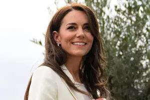El look monocromático que lució Kate Middleton para darle la bienvenida a la princesa de Suecia