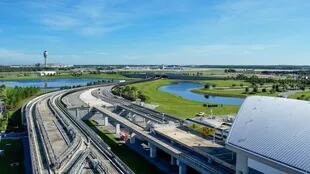 La nueva estación de Brightline, en el Aeropuerto Internacional de Orlando