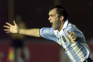Goleador... Romeo llegó a la selección en 1996 y jugó Sudamericano, una Copa del Mundo, el torneo de Toulon, un Preolìmpico y también lo llamó Bielsa a la mayor