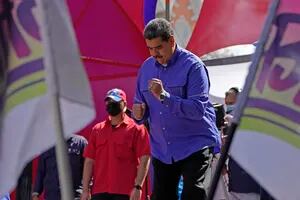 Una medida de Maduro sorprende a Venezuela al abrir el juego a inversores privados