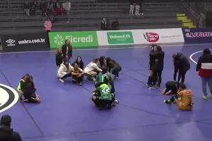 La reacción de sus compañeras al enterarse de la muerte de una estrella brasileña de futsal de 20 años