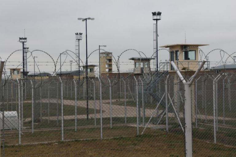 Buscan prohibir las visitas en la cárcel a jefes narco para evitar la propagación de la violencia