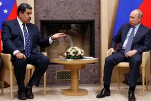 Adueñarse de cruciales activos energéticos, el precio del rescate ruso de Maduro