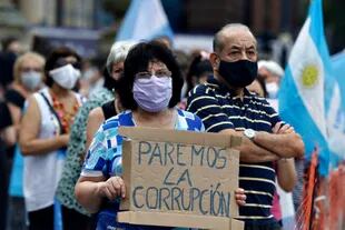 La marcha por las vacunas vip en Tucumán