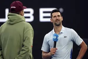 Djokovic y Kyrgios: de enemigos íntimos al "besito" y la divertida entrevista en el Australian Open