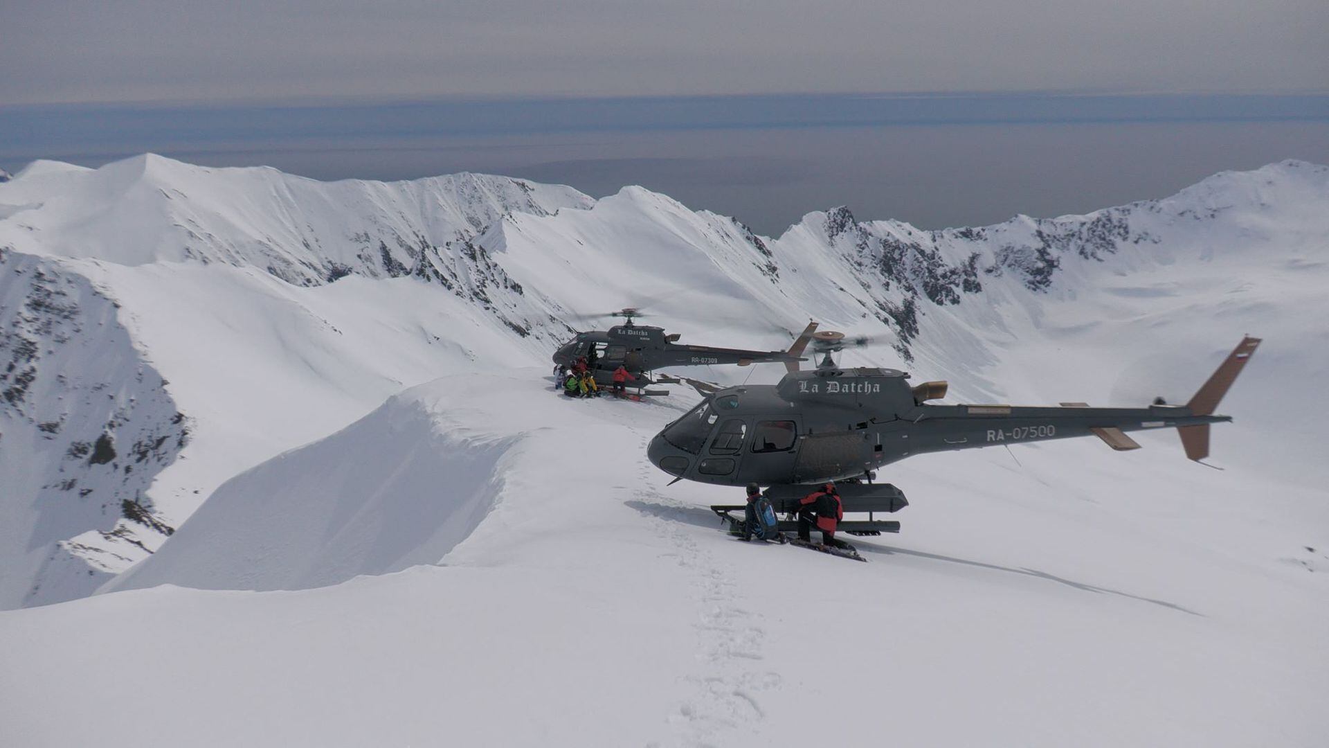 Two helicopters of La Dutsa arrived in Kamchatka