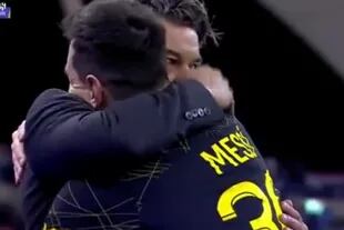 El sentido abrazo entre Lionel Messi y Marcelo Gallardo