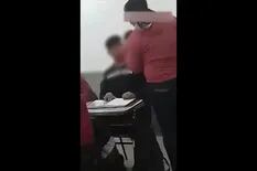 Una madre irrumpió en plena clase y le pegó una cachetada a un compañero de su hijo
