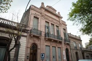 Fachada de la Biblioteca Carlos Mastronardi, en Gualeguay, en el país hay más de 1200 bibliotecas socias de la Conabip