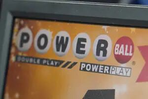 Ganó un pozo de la lotería Powerball de mil millones de dólares y su reacción desconcertó a todos
