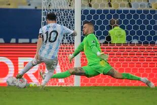 Ederson acumula hasta la fecha 19 partidos con la selección brasileña, ganando la Copa América en 2019 pero cayendo en la final de 2021 contra la Argentina