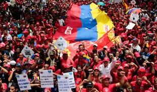 Miles de chavistas participaron ayer de una marcha en apoyo del gobierno, en Caracas