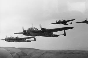 El error de Hitler y el piloto argentino: los secretos de la operación que frenó a los nazis
