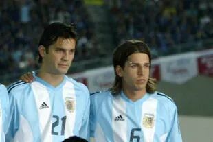 Santiago Solari y Placente, juntos en un amistoso del seleccionado. Fue en Japón, en junio de 2003