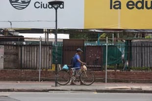 Desalojo de manteros en Liniers: se levantó la totalidad de los puestos y el operativo continúa en la provincia