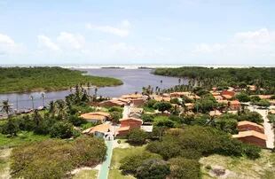 Barreirinhas es un caserío a orillas del río Preguiças y puerta de entrada al parque.