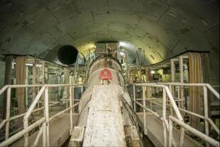 La máquina tuneladora mide 130 metros de largo y pesa unas 1200 toneladas
