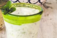Salsa de yogur con ajo y pepino