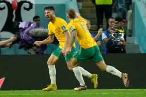 Con un golazo, Australia venció 1-0 a Dinamarca y enfrentará al ganador del grupo de Argentina