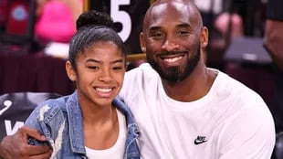 Kobe Bryant junto a su hija Gianna. Ambos fallecieron en el accidente del año pasado.