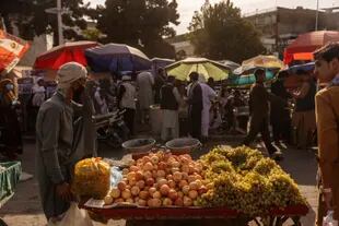 No faltan alimentos a la venta en Kabul, aunque suben los precios