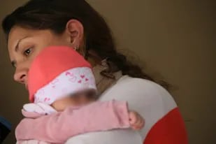 Una enfermera, en el centro de la investigación por las muertes de al menos cinco bebés en Córdoba