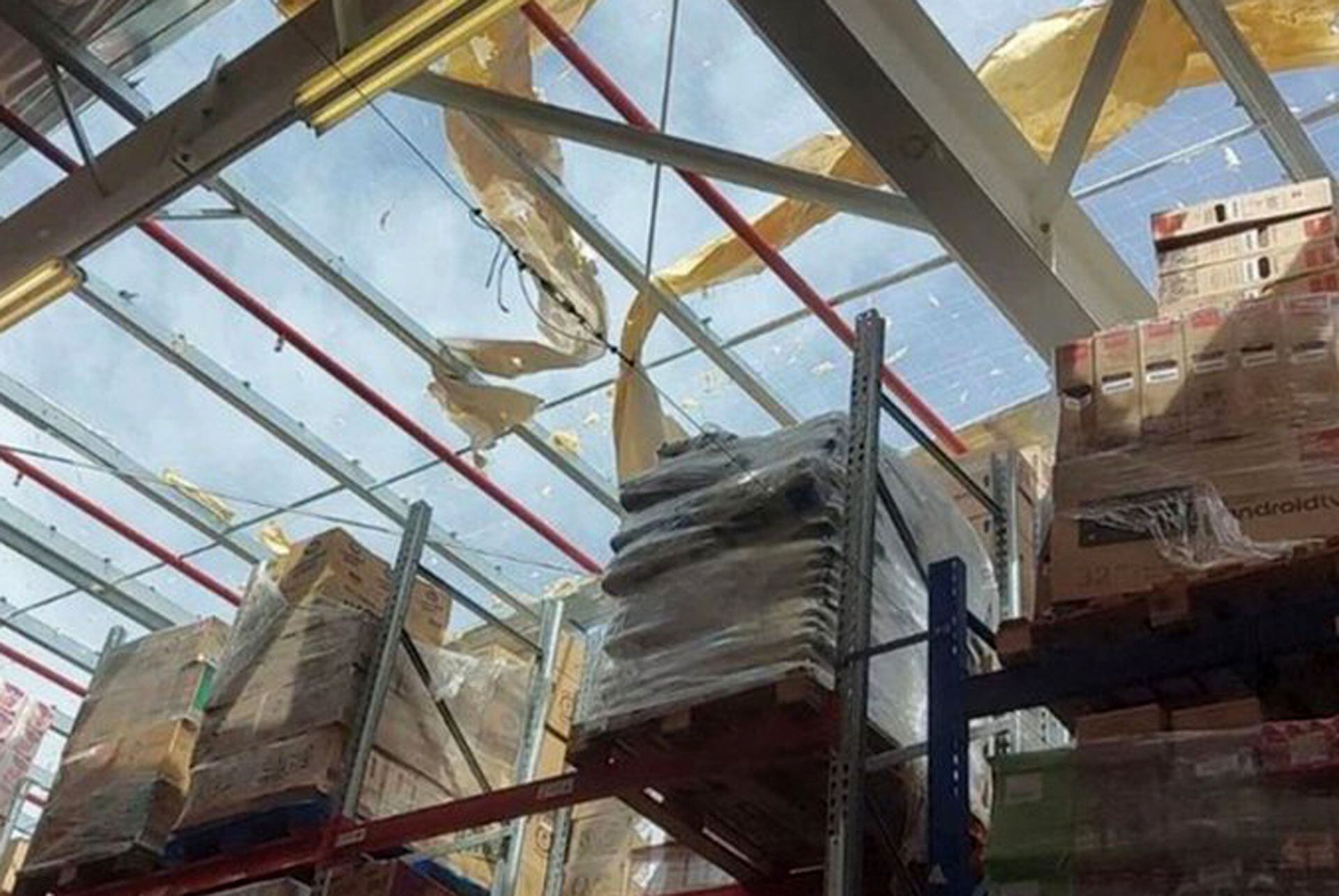 Un supermercado se quedó sin techo en Comodoro Rivadavia